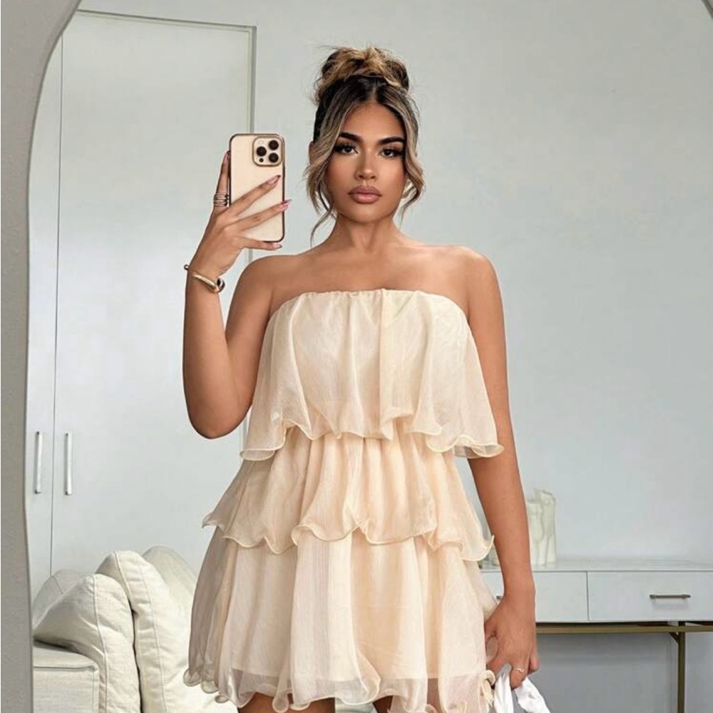 Elegant Cream Strapless Layered Dress